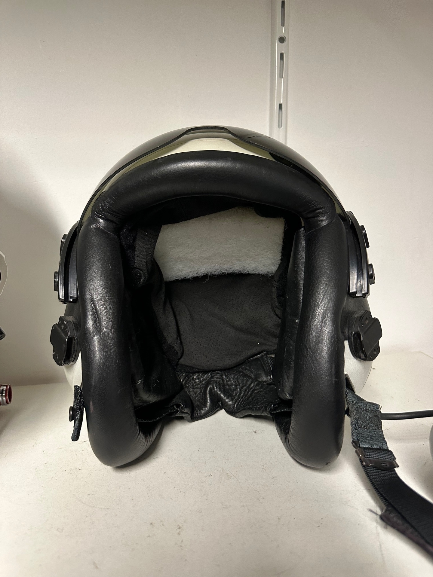 US Navy HGU-68/P flight helmet with MBU-12/P oxygen mask - the Aviation  Store.net