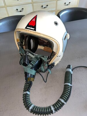 Gueneau 316 flight helmet Luftwaffe + MBU-5 oxygen mask JaboG 34